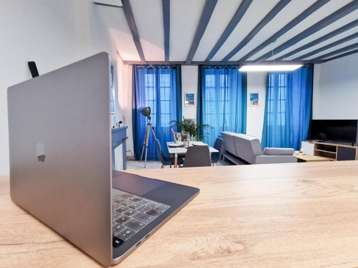 Appartement Ma Douce Charente - Superbe T3 Design et Fonctionnel - Hyper Centre à Saintes Exterior foto
