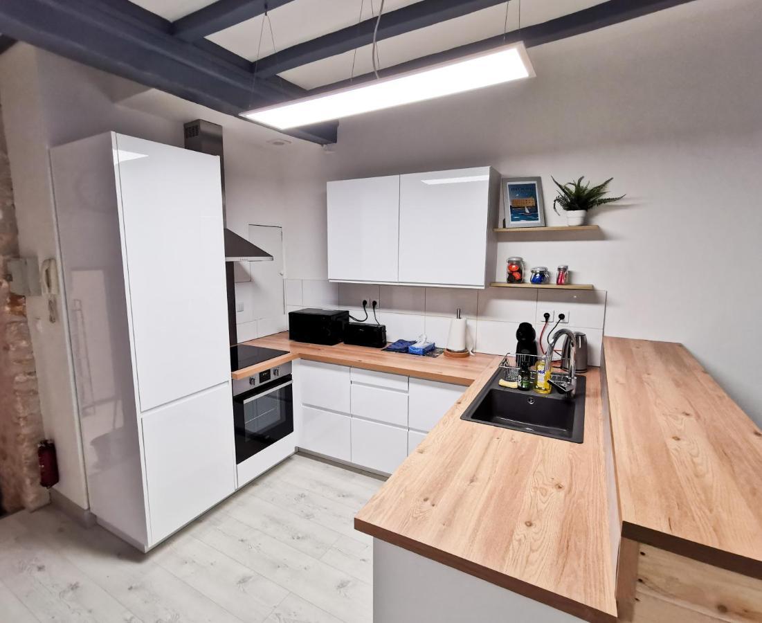 Appartement Ma Douce Charente - Superbe T3 Design et Fonctionnel - Hyper Centre à Saintes Exterior foto